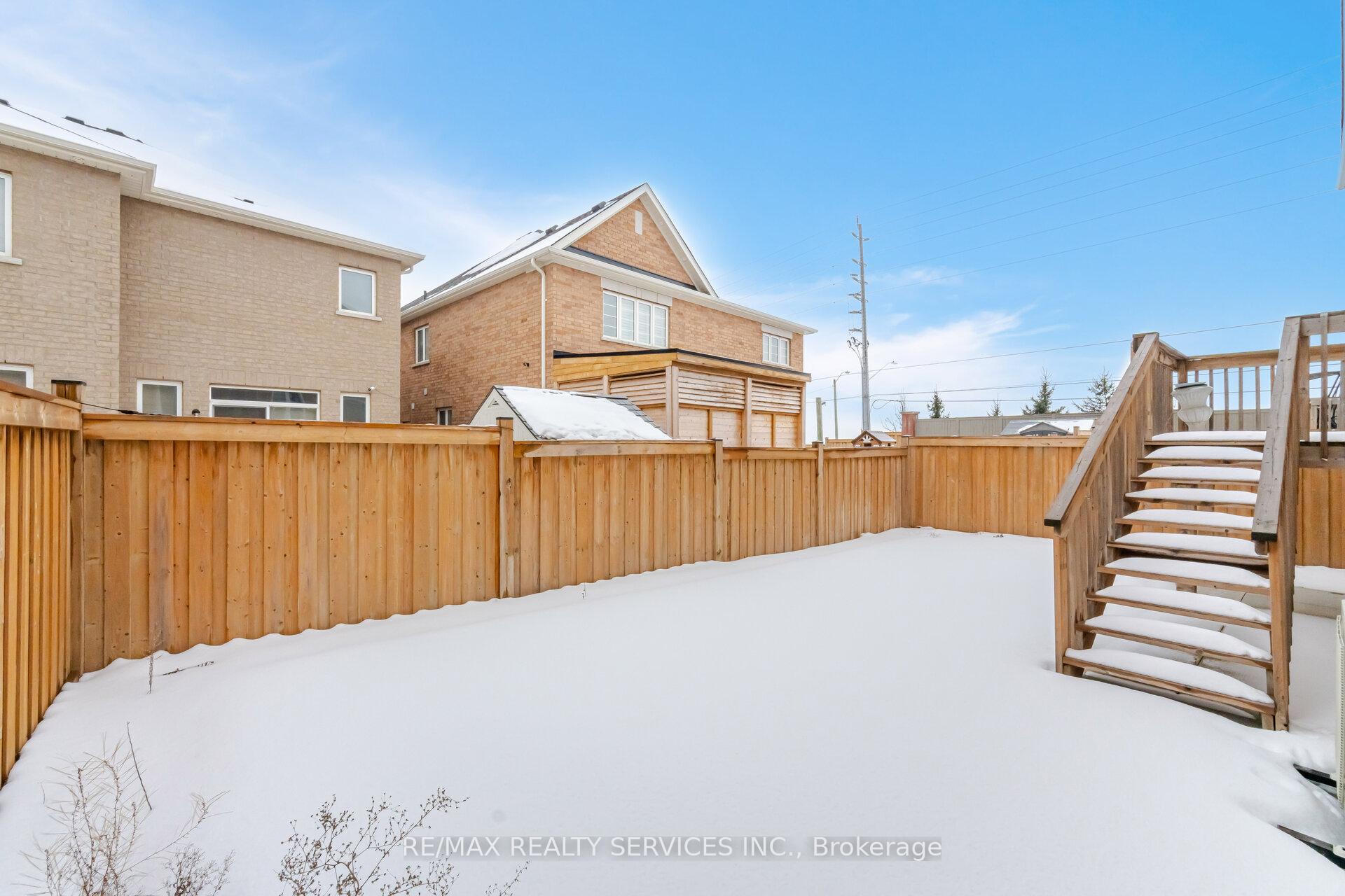 Photo 48 of 24 Padbury Trail, Brampton, Northwest Brampton — HOMEH