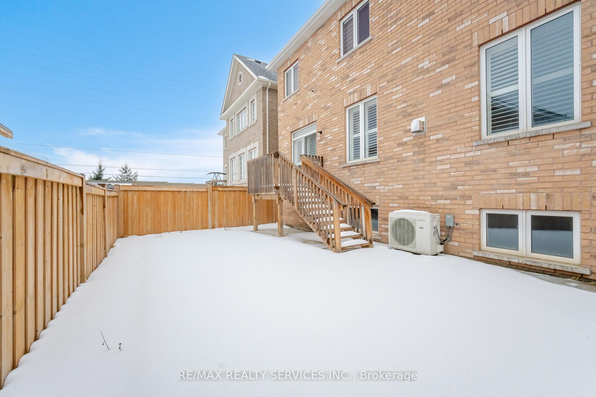 Photo 49 of 24 Padbury Trail, Brampton, Northwest Brampton — HOMEH
