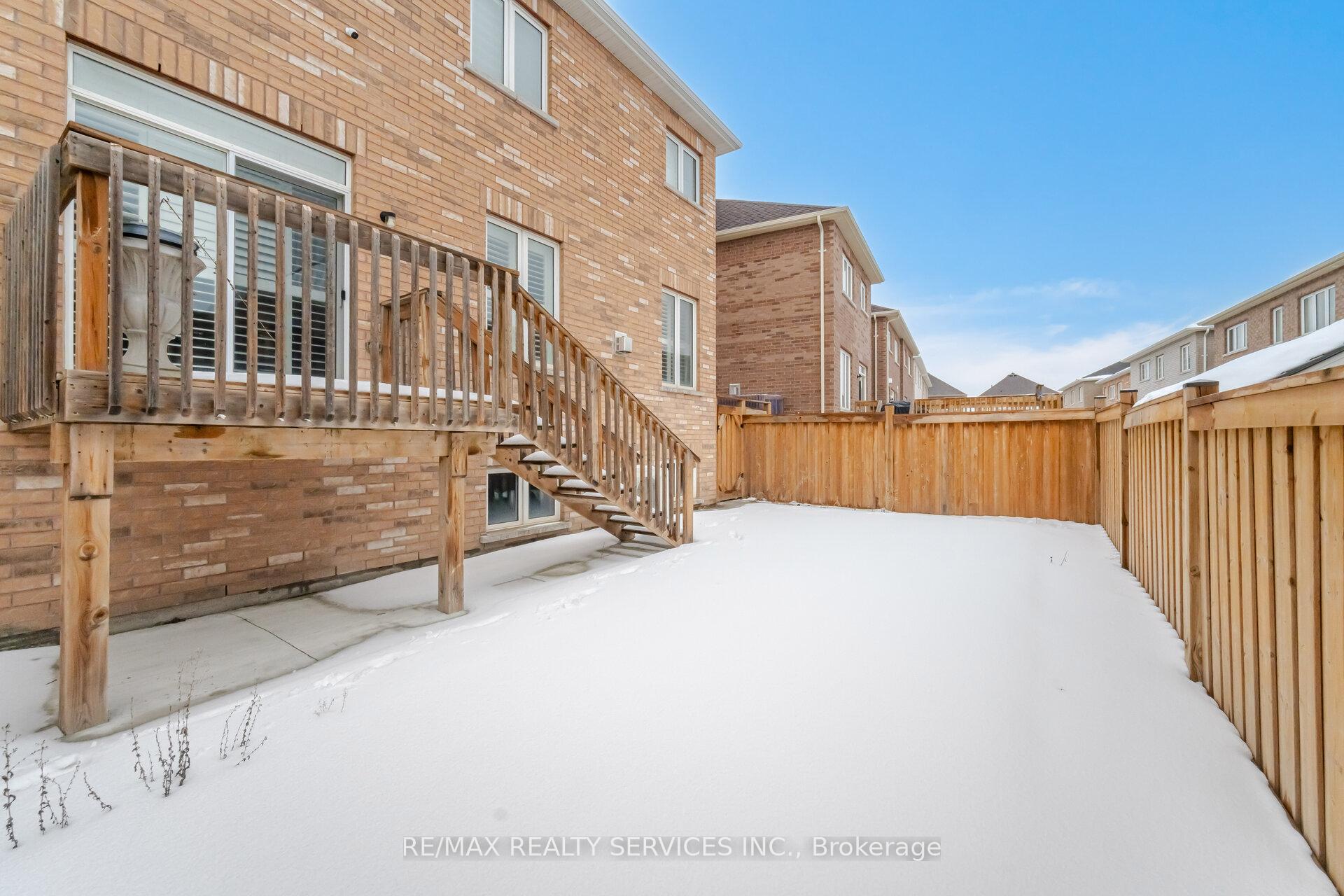 Photo 50 of 24 Padbury Trail, Brampton, Northwest Brampton — HOMEH
