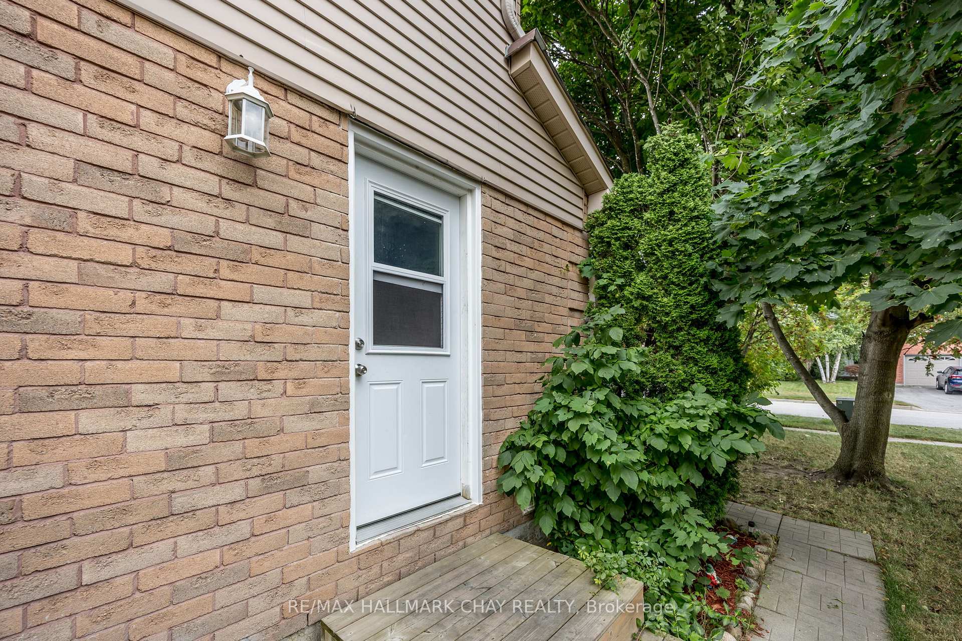 Photo 2 of 51 Hadden Crescent, Barrie, Cundles East — HOMEH