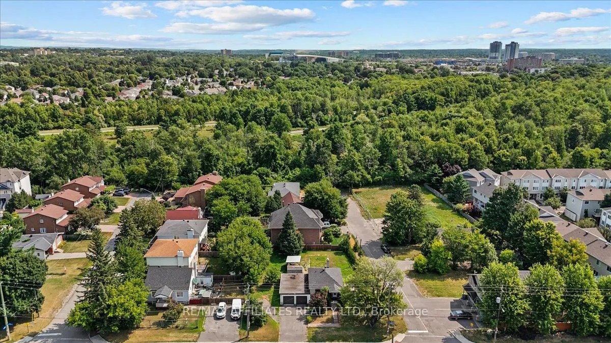 Photo 5 of 1133 Snow Street, Ottawa, Cyrville — HOMEH