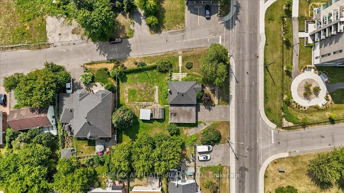 Photo 8 of 1133 Snow Street, Ottawa, Cyrville — HOMEH