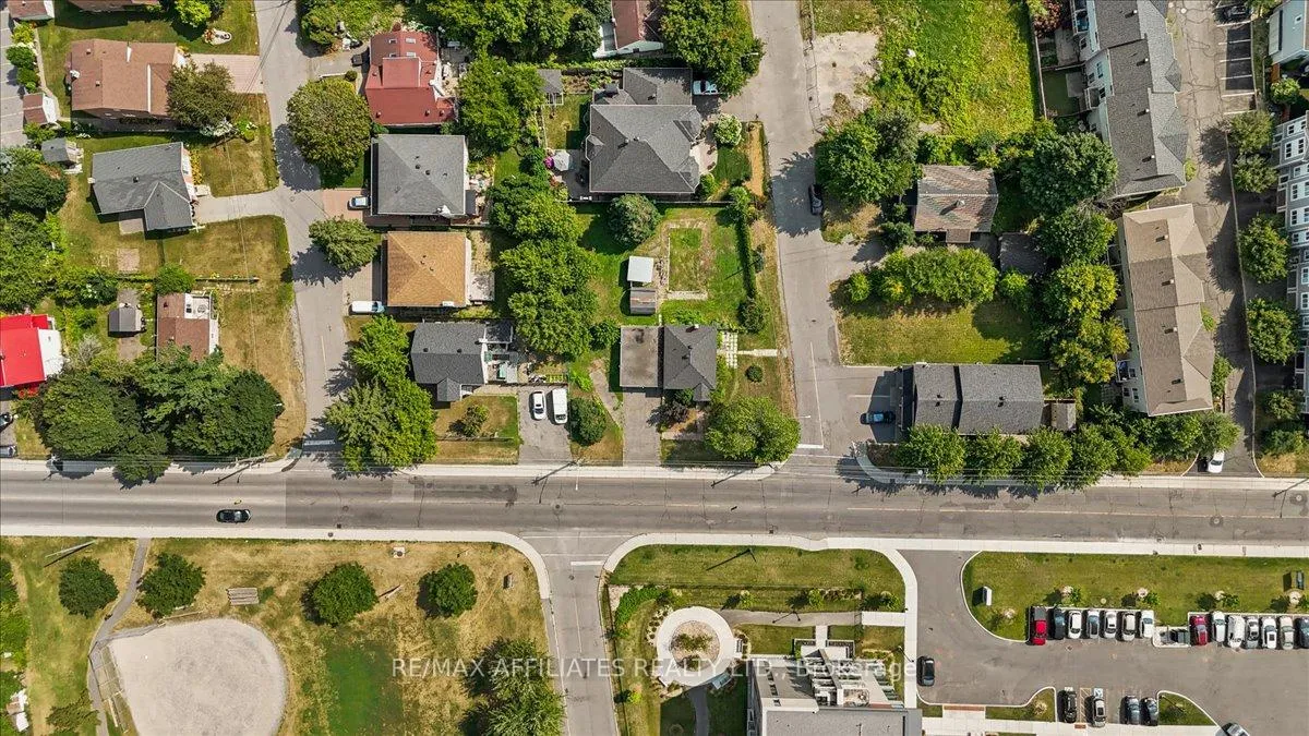 Photo 9 of 1133 Snow Street, Ottawa, Cyrville — HOMEH