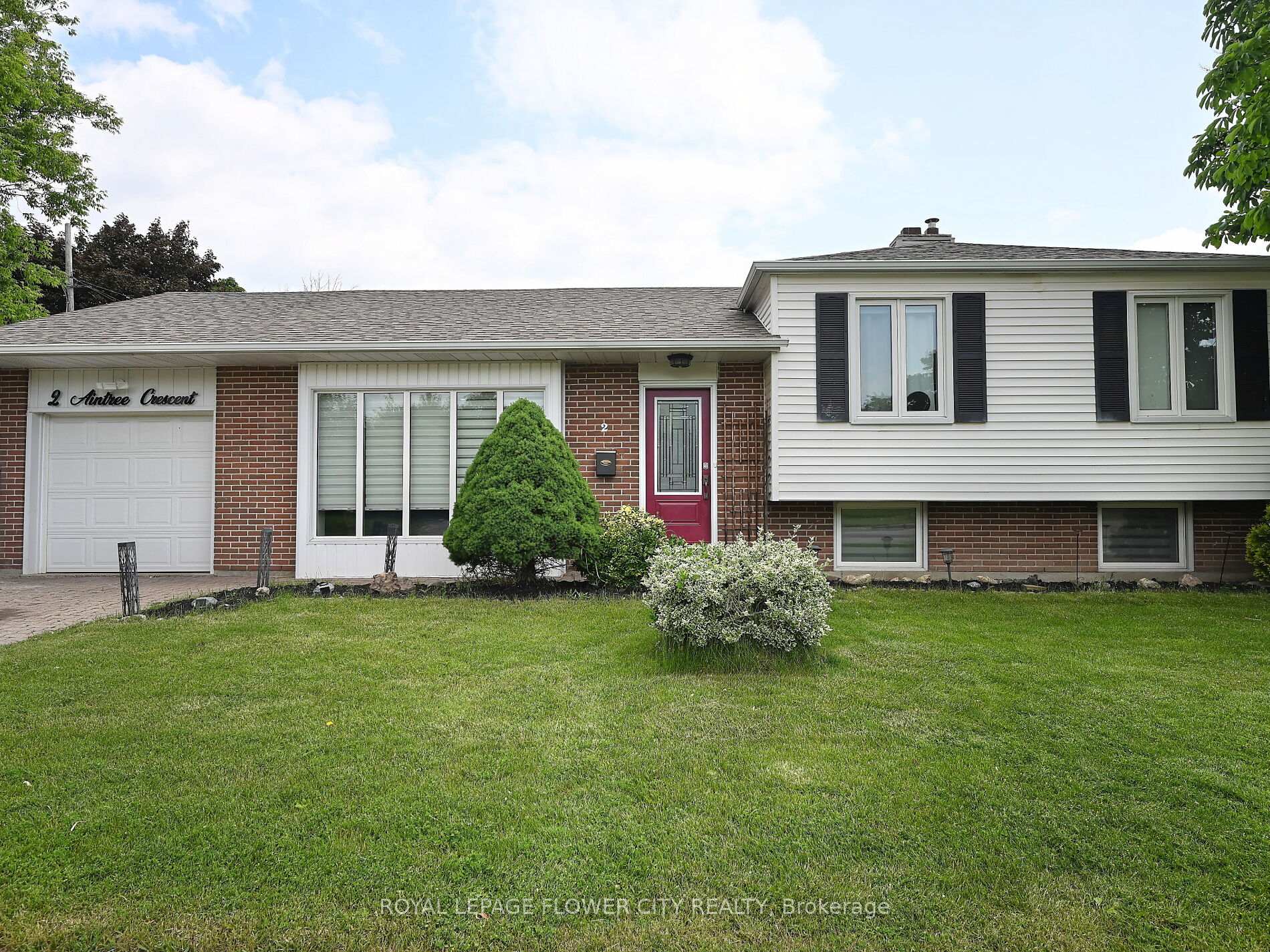 Photo 6 of 2 Aintree Crescent, Brampton, Avondale — HOMEH