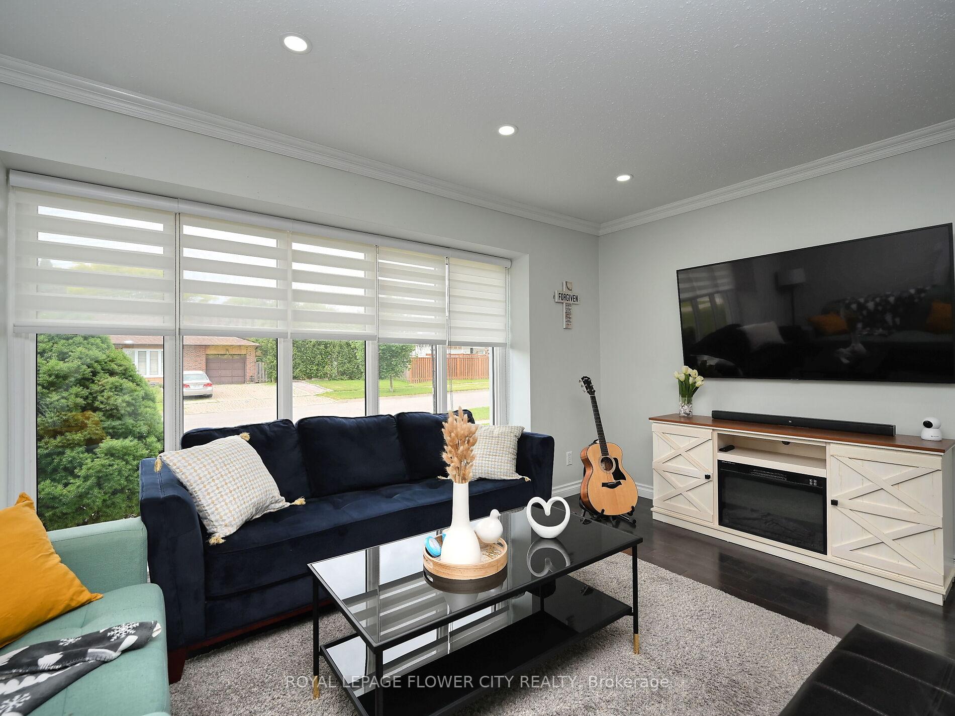Photo 43 of 2 Aintree Crescent, Brampton, Avondale — HOMEH