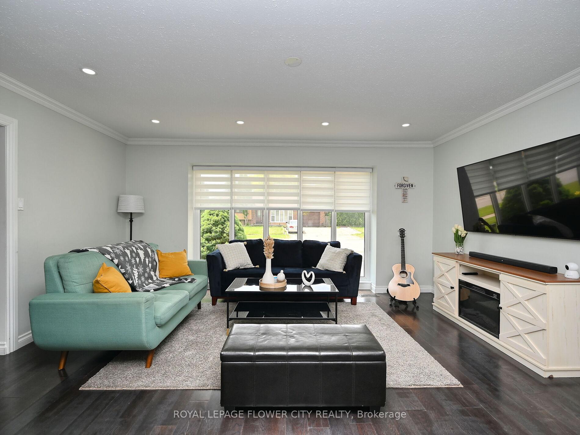 Photo 25 of 2 Aintree Crescent, Brampton, Avondale — HOMEH