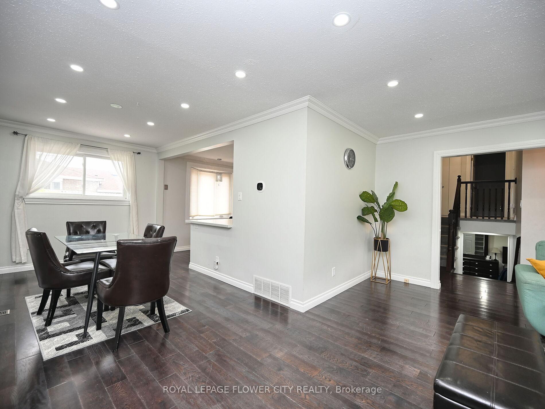 Photo 36 of 2 Aintree Crescent, Brampton, Avondale — HOMEH