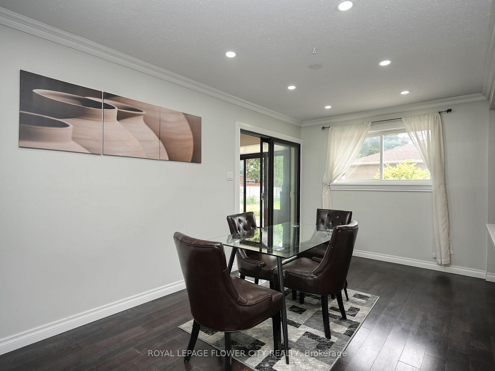 Photo 2 of 2 Aintree Crescent, Brampton, Avondale — HOMEH