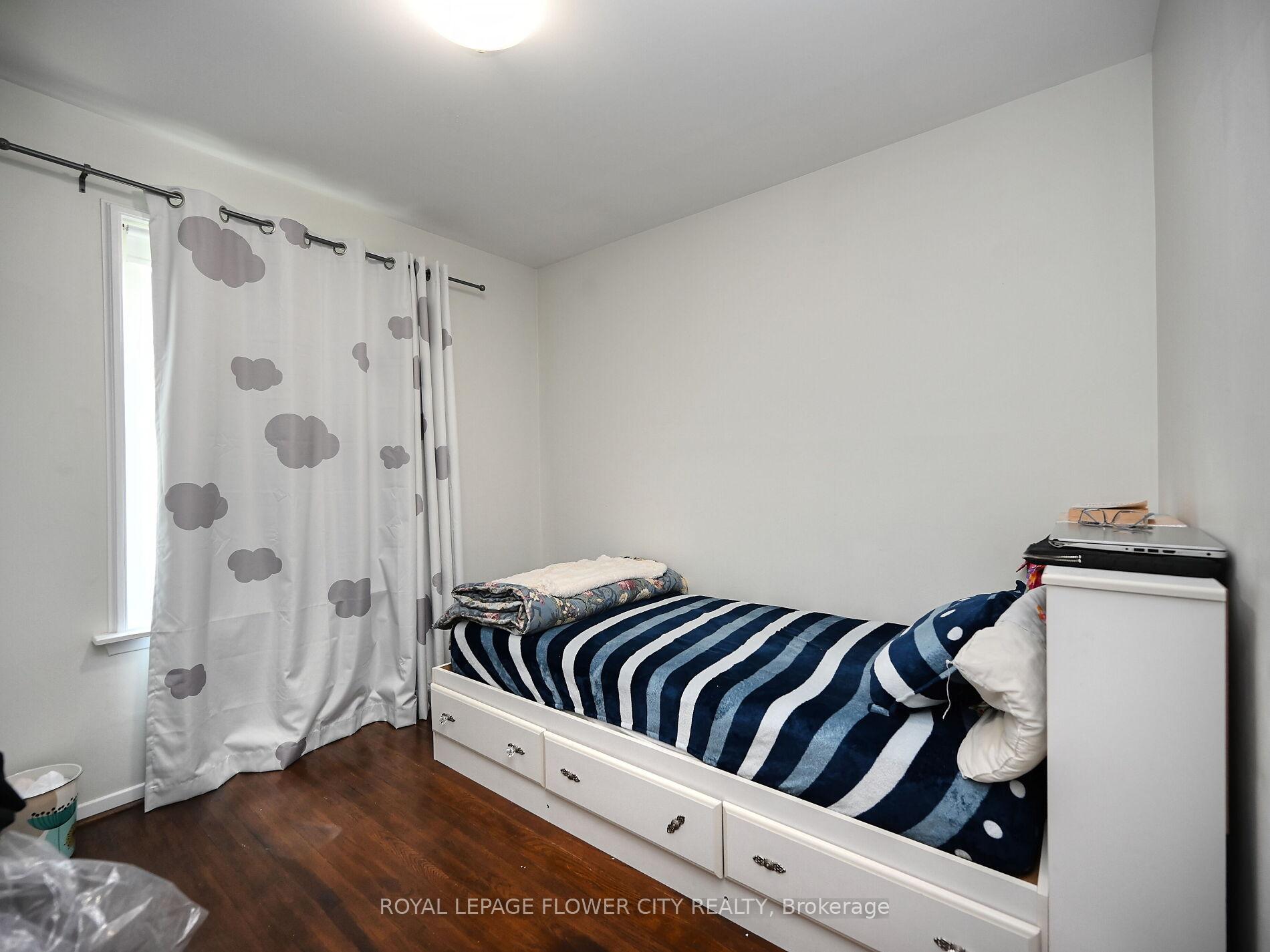 Photo 38 of 2 Aintree Crescent, Brampton, Avondale — HOMEH