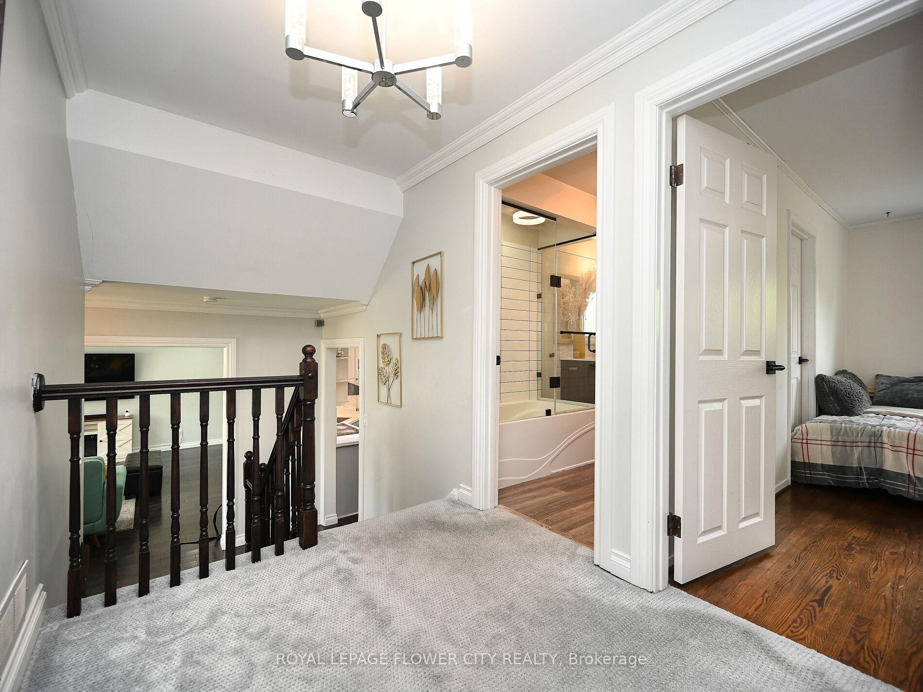 Photo 11 of 2 Aintree Crescent, Brampton, Avondale — HOMEH