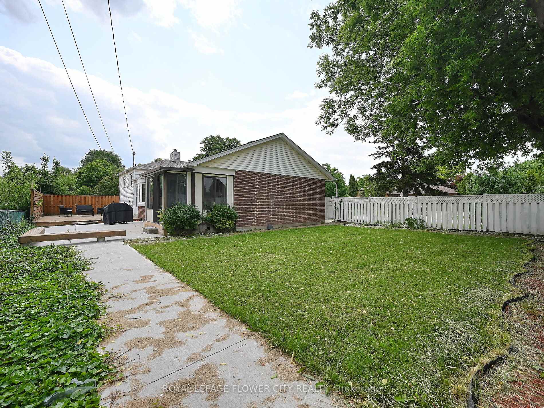 Photo 19 of 2 Aintree Crescent, Brampton, Avondale — HOMEH
