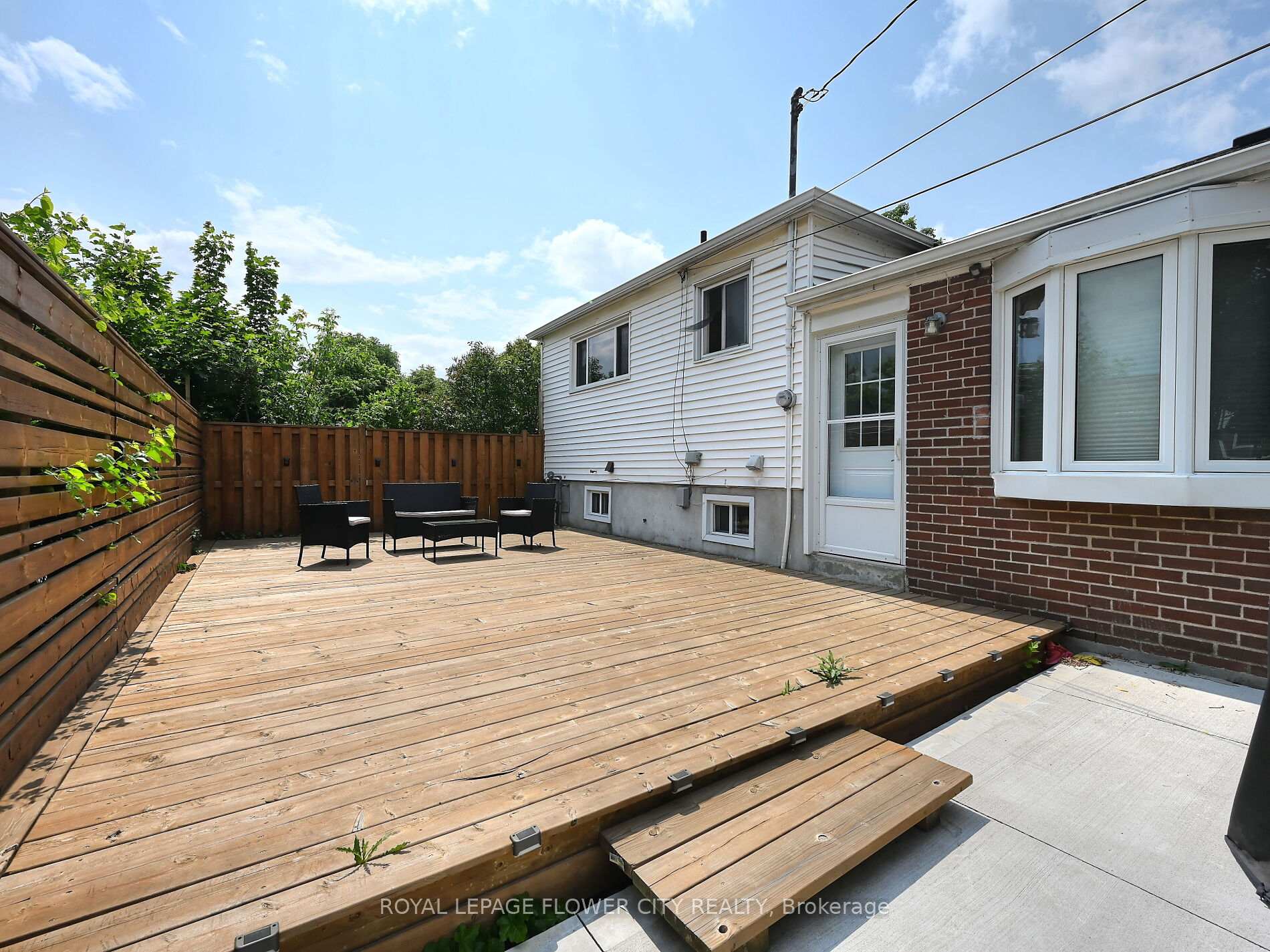 Photo 17 of 2 Aintree Crescent, Brampton, Avondale — HOMEH