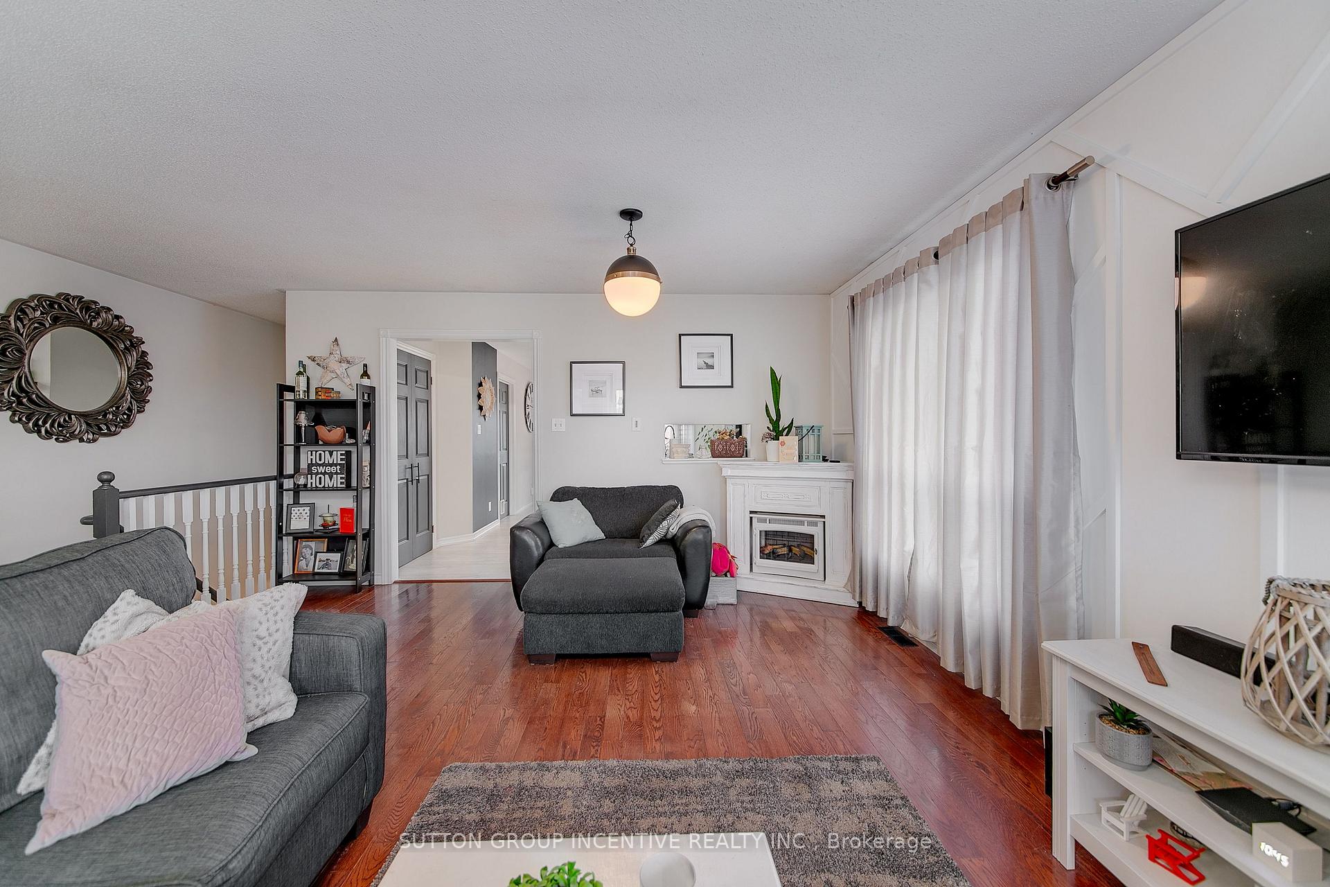 Photo 6 of 24 Ruffet Drive, Barrie, Edgehill Drive — HOMEH