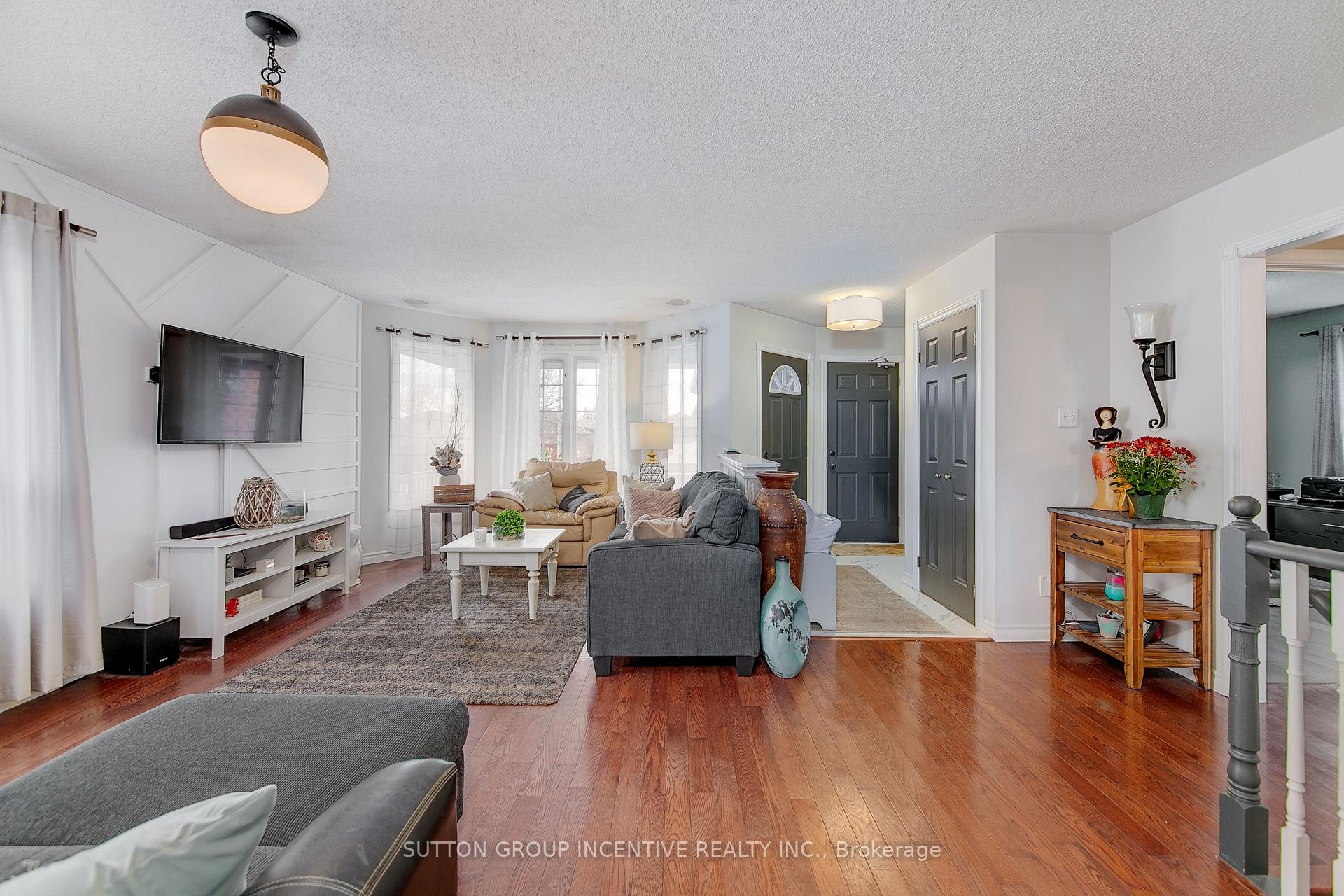 Photo 8 of 24 Ruffet Drive, Barrie, Edgehill Drive — HOMEH