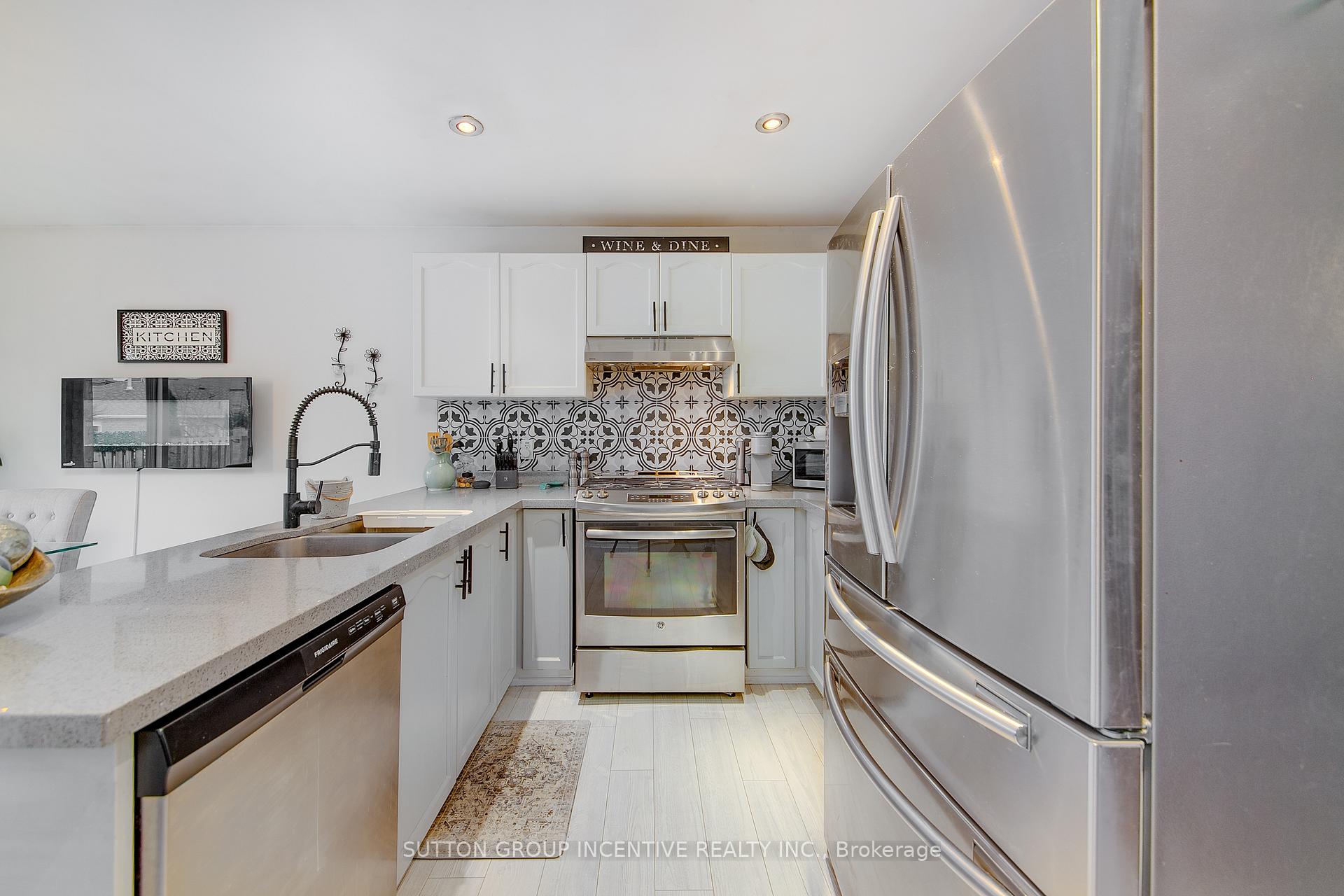 Photo 10 of 24 Ruffet Drive, Barrie, Edgehill Drive — HOMEH