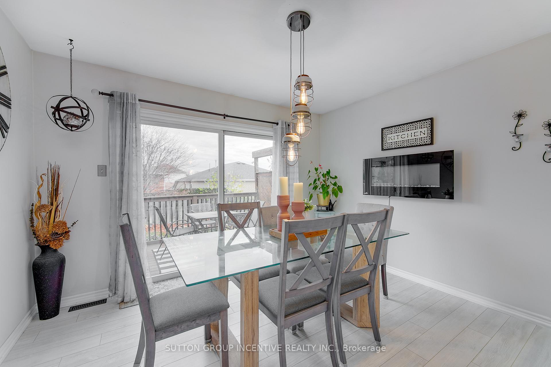 Photo 12 of 24 Ruffet Drive, Barrie, Edgehill Drive — HOMEH