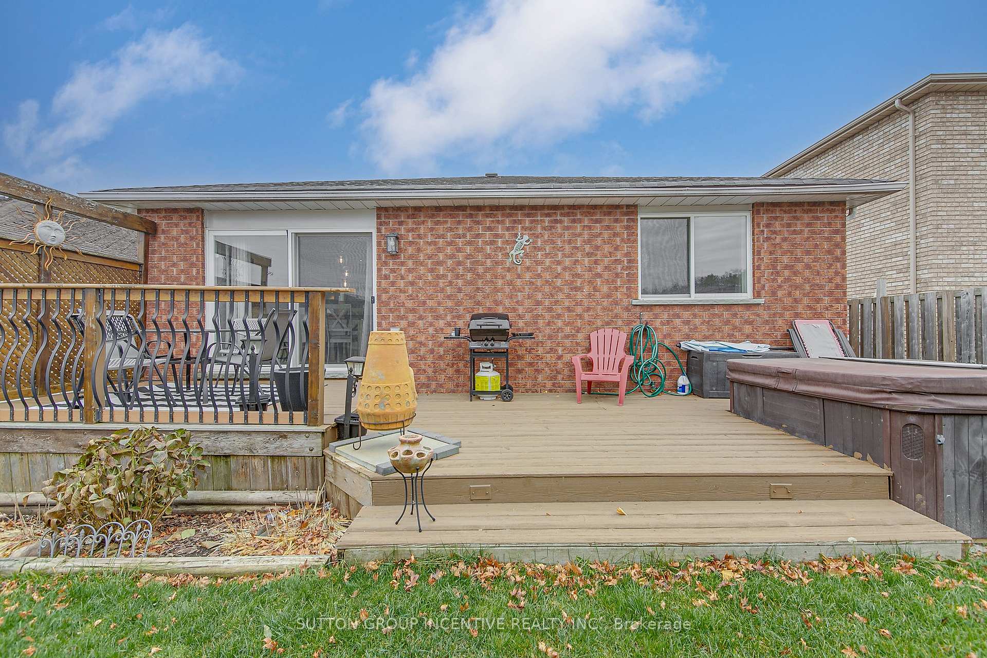 Photo 32 of 24 Ruffet Drive, Barrie, Edgehill Drive — HOMEH