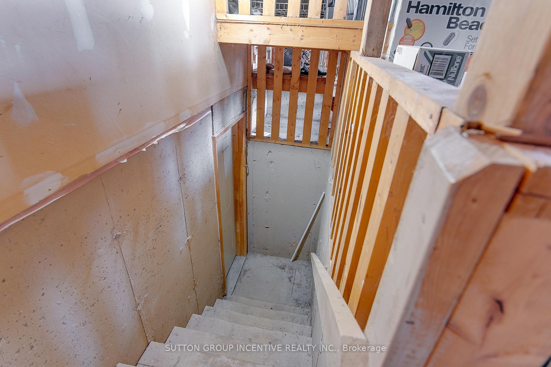Photo 38 of 24 Ruffet Drive, Barrie, Edgehill Drive — HOMEH