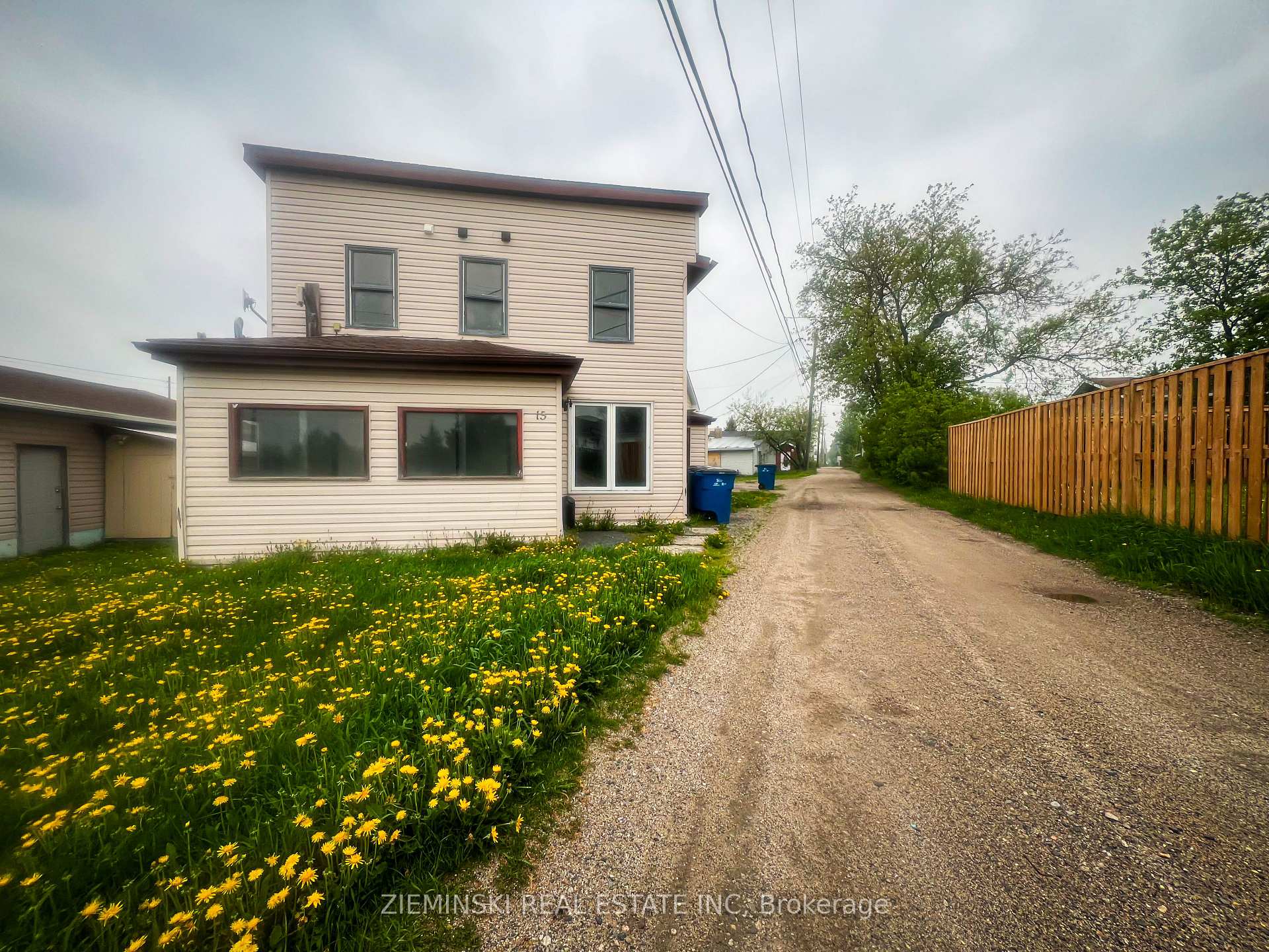 Photo 1 of Unit B, 15 Fourth Street, Cochrane — HOMEH