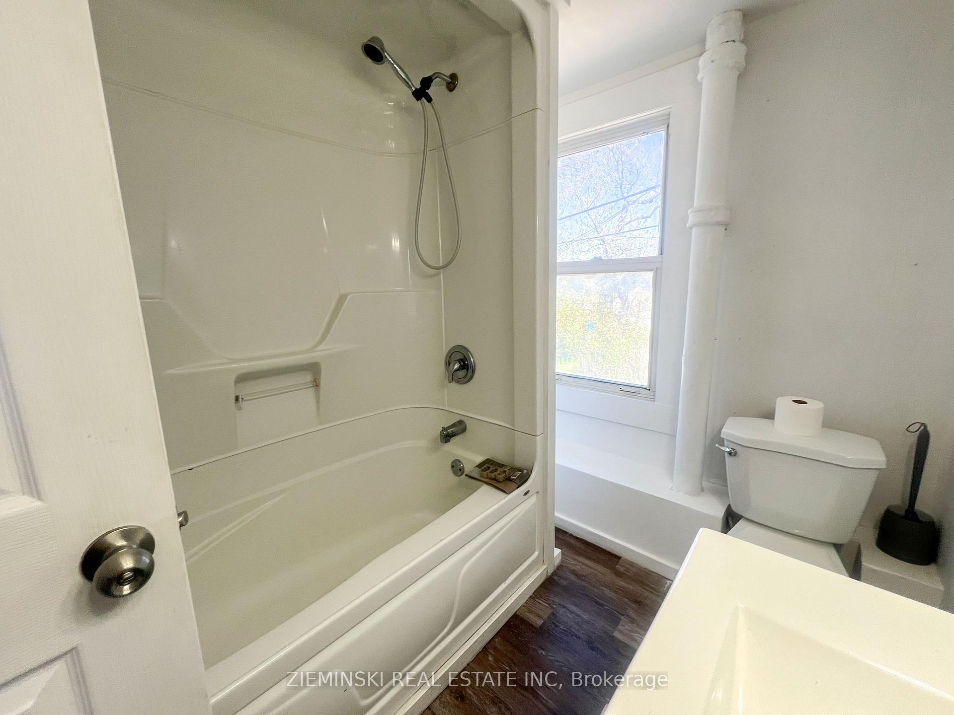 Photo 9 of Unit B, 15 Fourth Street, Cochrane — HOMEH