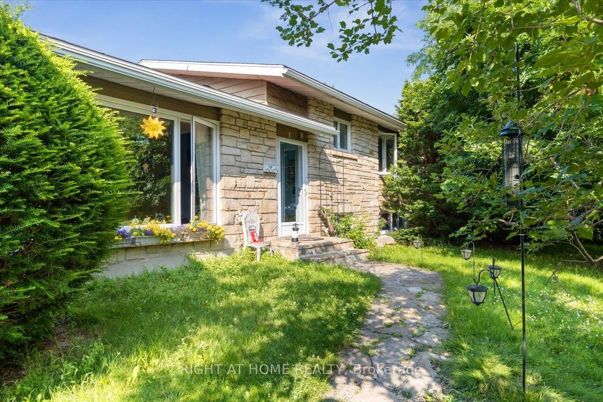 Photo 3 of 1 Harrogate Place, Ottawa, Crystal Beach — HOMEH