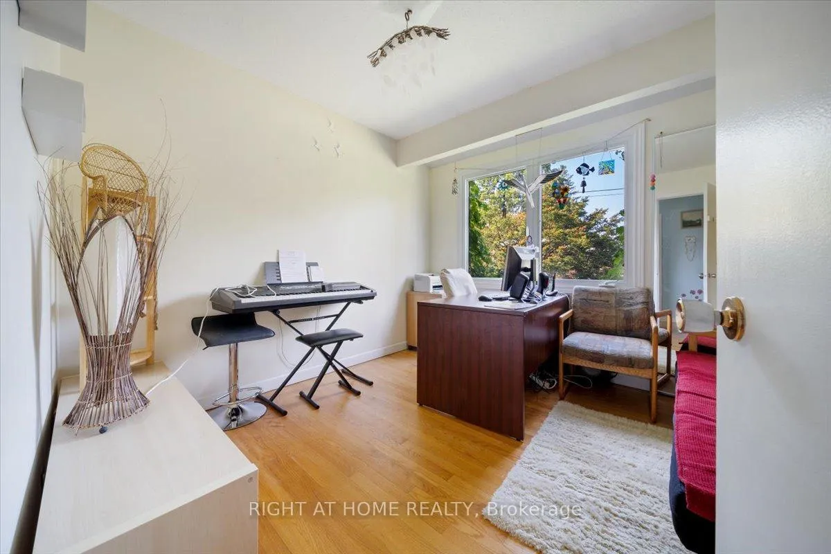 Photo 4 of 1 Harrogate Place, Ottawa, Crystal Beach — HOMEH