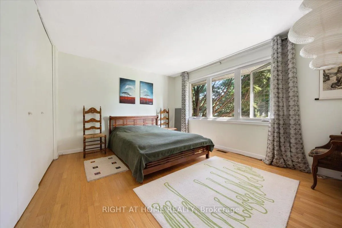 Photo 8 of 1 Harrogate Place, Ottawa, Crystal Beach — HOMEH