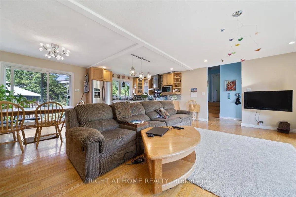 Photo 12 of 1 Harrogate Place, Ottawa, Crystal Beach — HOMEH