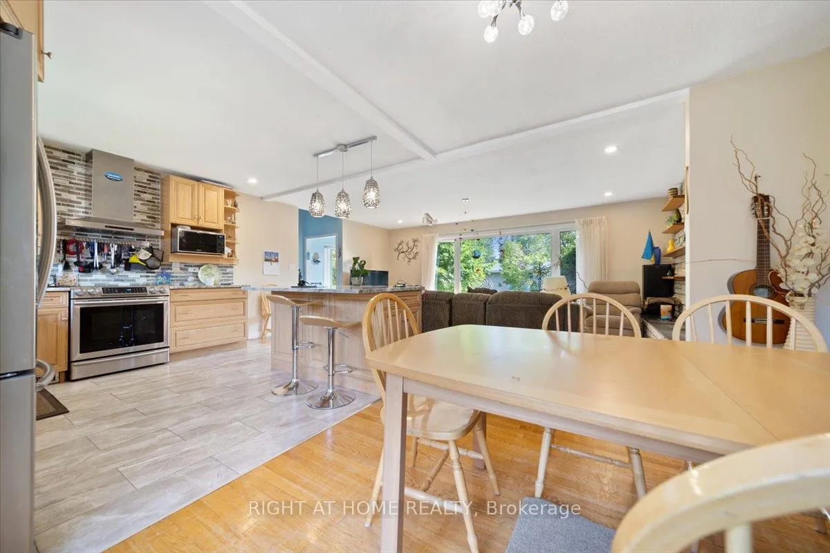 Photo 14 of 1 Harrogate Place, Ottawa, Crystal Beach — HOMEH