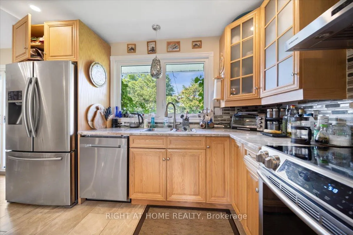 Photo 16 of 1 Harrogate Place, Ottawa, Crystal Beach — HOMEH