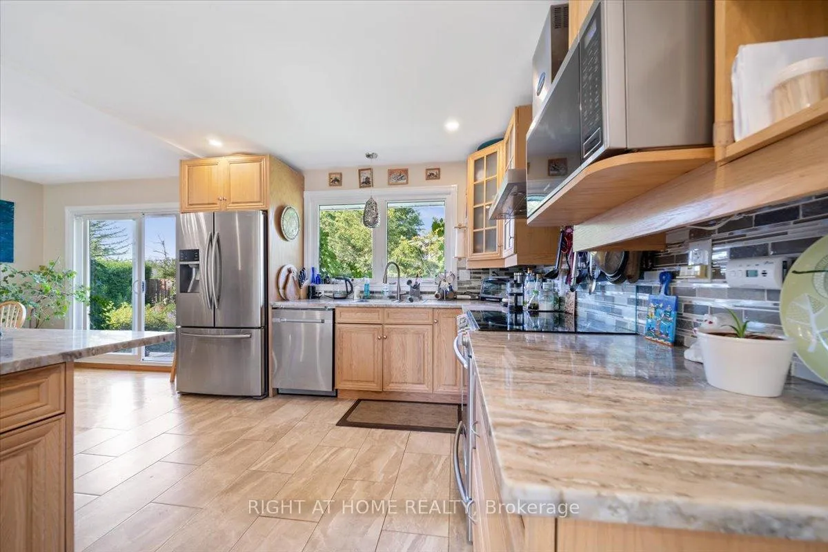 Photo 17 of 1 Harrogate Place, Ottawa, Crystal Beach — HOMEH