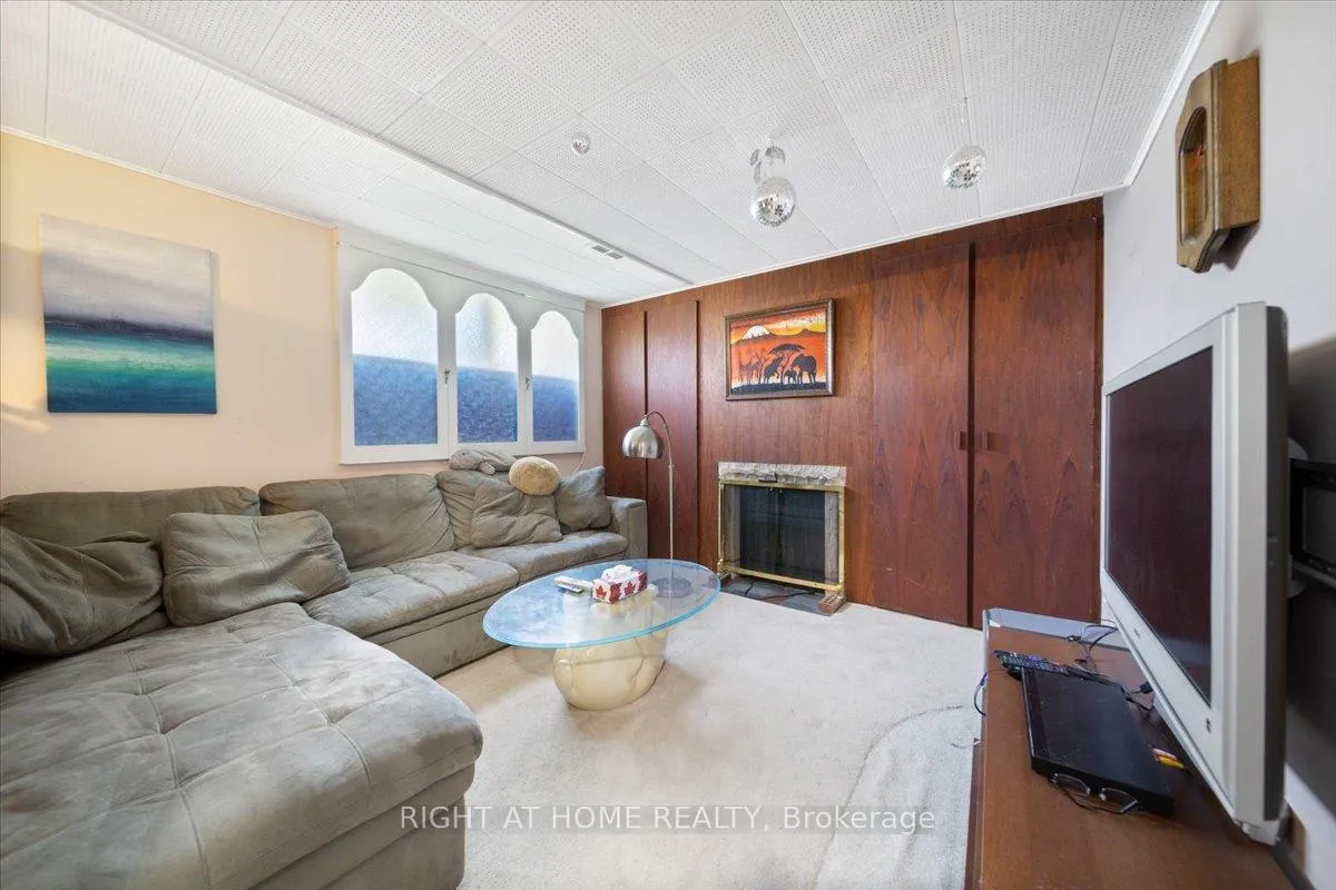 Photo 18 of 1 Harrogate Place, Ottawa, Crystal Beach — HOMEH