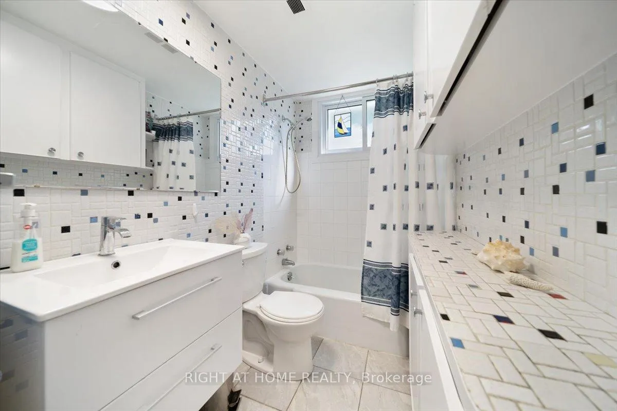 Photo 20 of 1 Harrogate Place, Ottawa, Crystal Beach — HOMEH