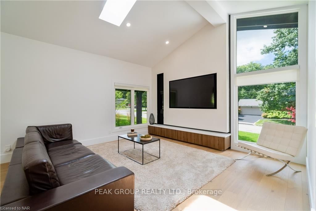Photo 6 of 189 Lockhart Drive, St. Catharines, Glendale/Glenridge — HOMEH
