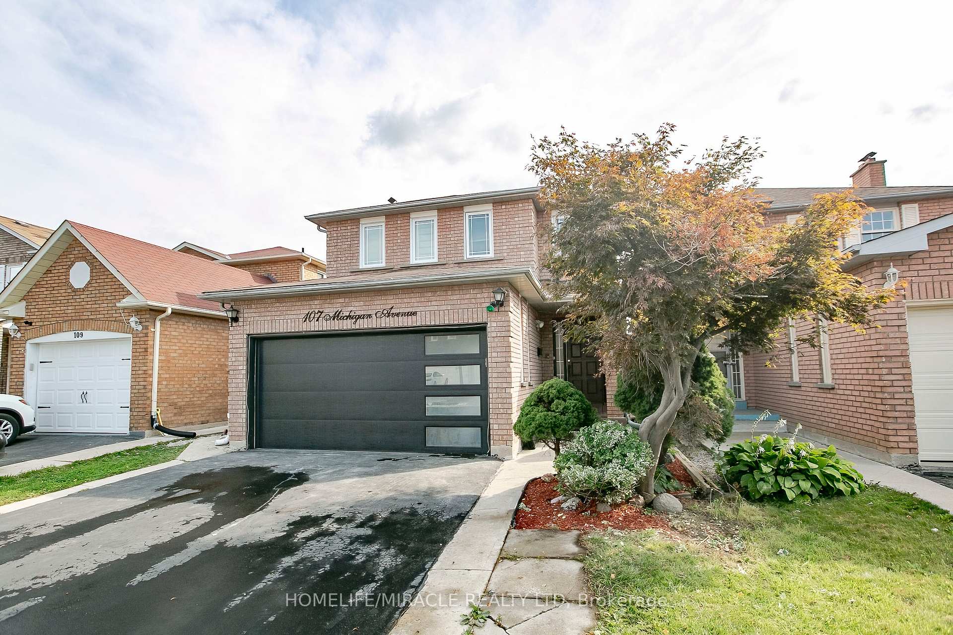Photo 2 of 107 Michigan Avenue, Brampton, Fletcher's Creek South — HOMEH