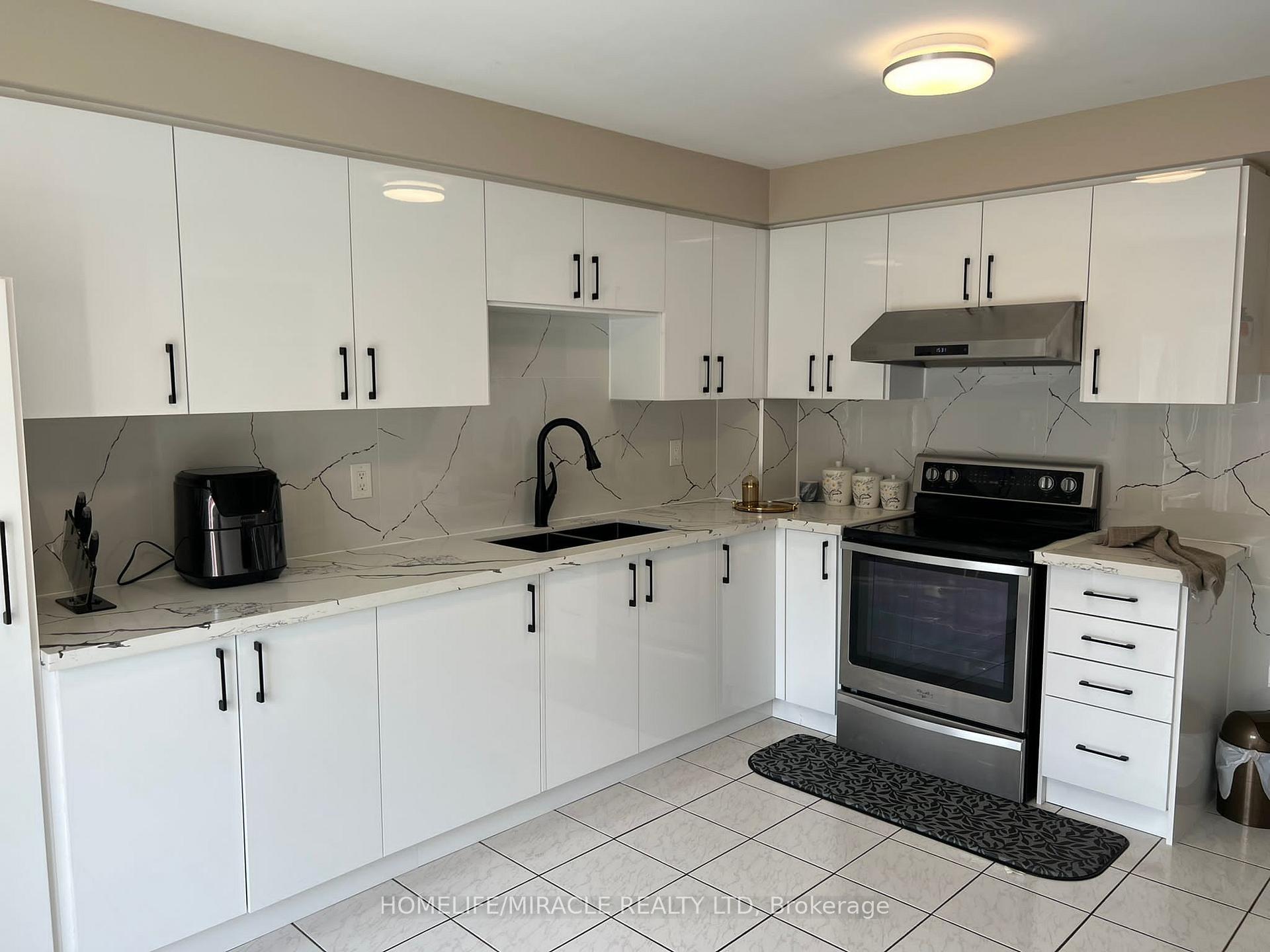 Photo 13 of 107 Michigan Avenue, Brampton, Fletcher's Creek South — HOMEH