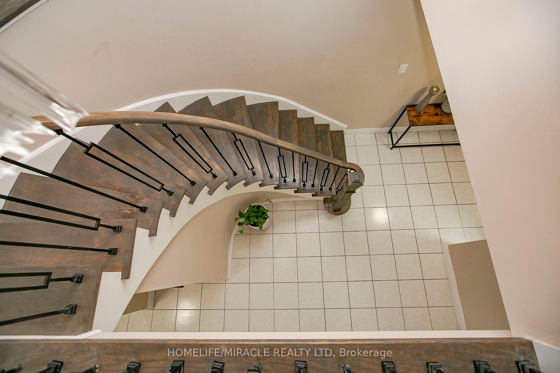 Photo 18 of 107 Michigan Avenue, Brampton, Fletcher's Creek South — HOMEH