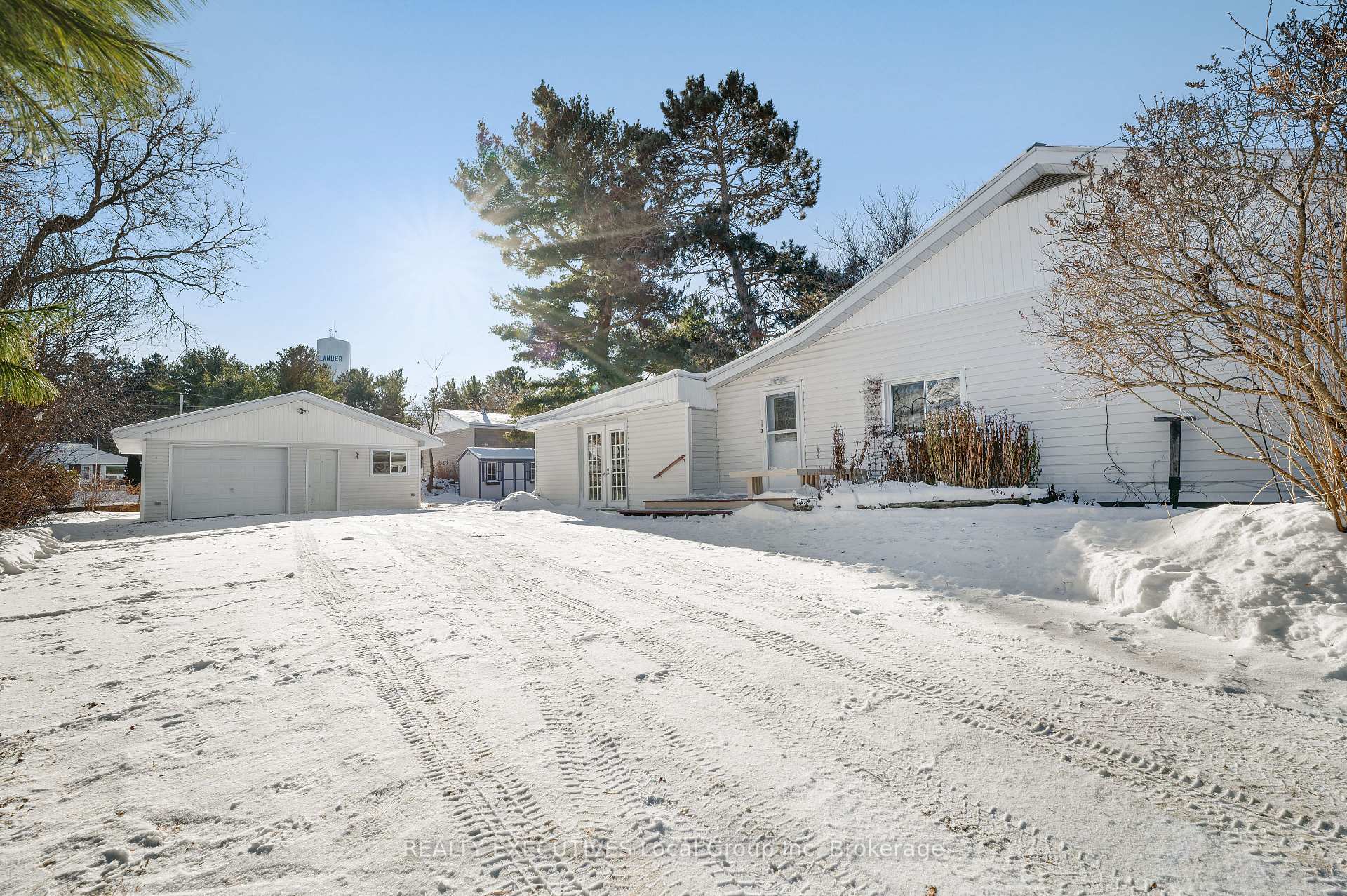 Photo 2 of 141 Bay Street, Callander — HOMEH