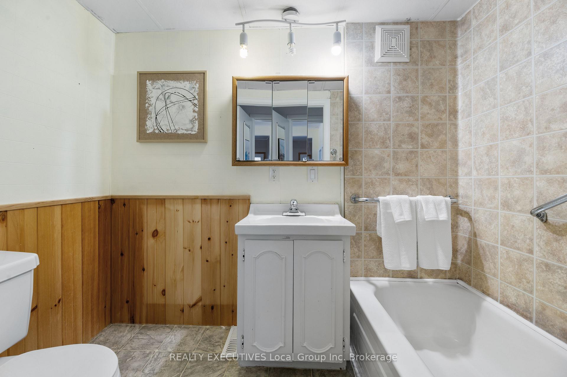 Photo 20 of 141 Bay Street, Callander — HOMEH