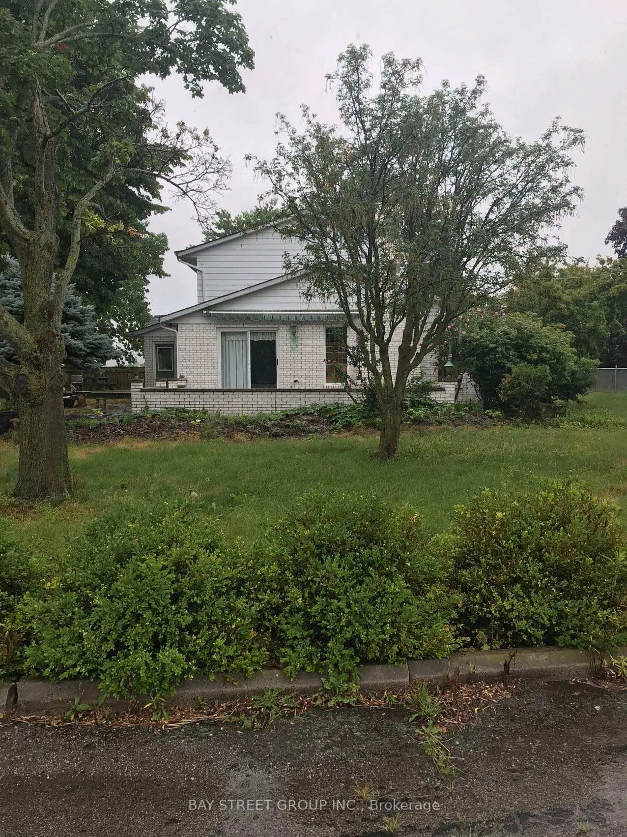 Photo 1 of 376 Read Road, St. Catharines, Port Weller — HOMEH