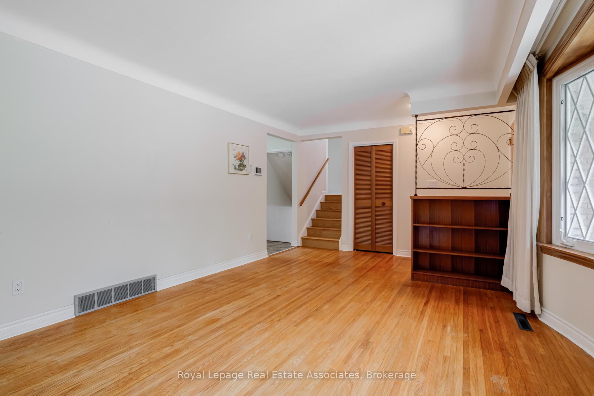 Photo 6 of 36 Trelawne Drive, St. Catharines, Vine/Linwell — HOMEH