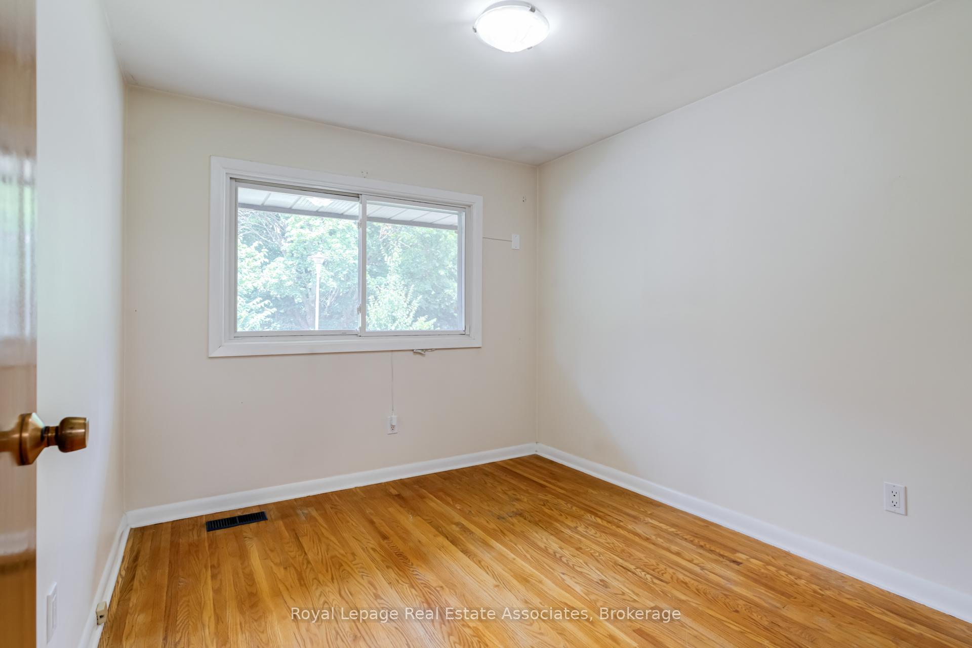 Photo 13 of 36 Trelawne Drive, St. Catharines, Vine/Linwell — HOMEH