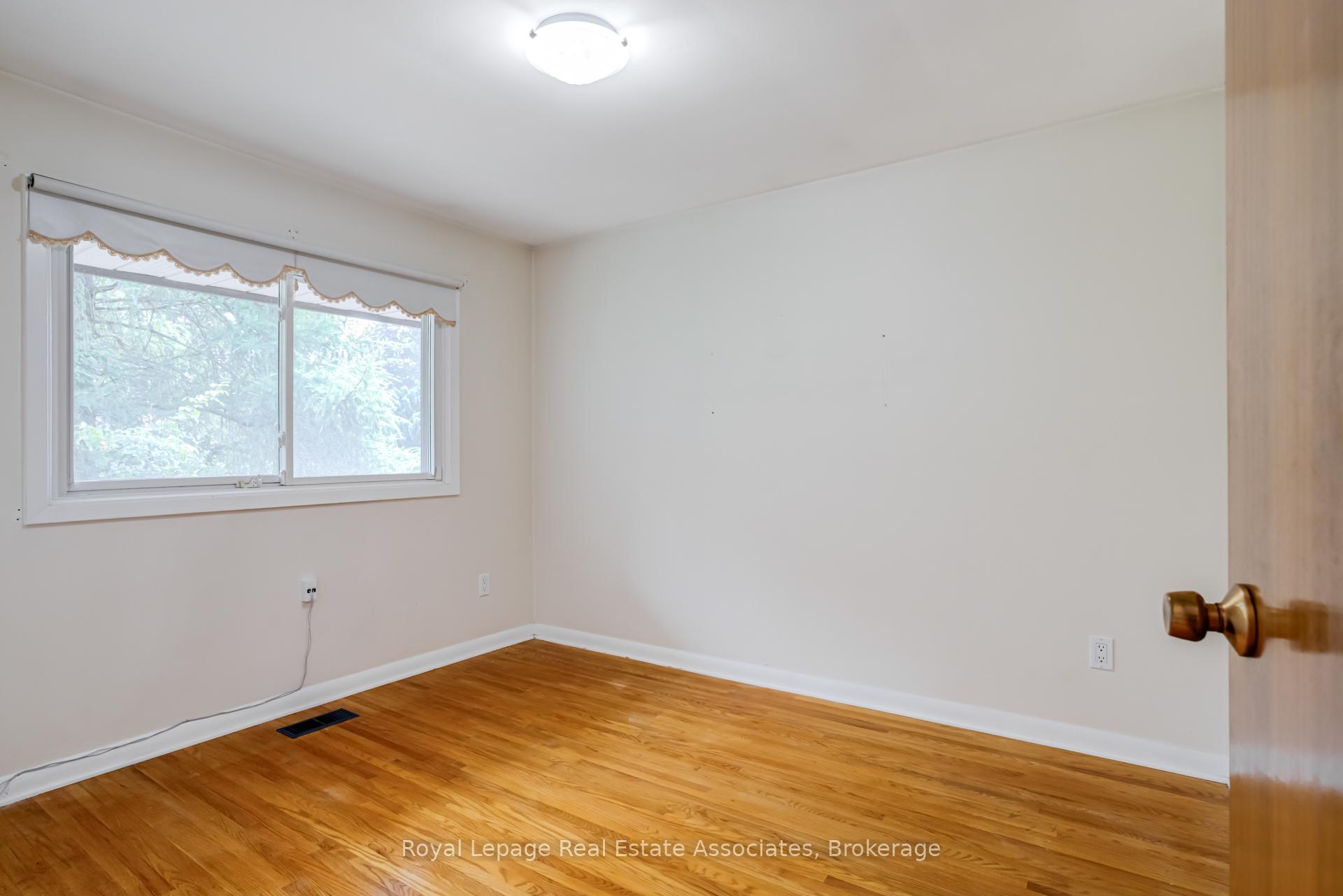 Photo 17 of 36 Trelawne Drive, St. Catharines, Vine/Linwell — HOMEH