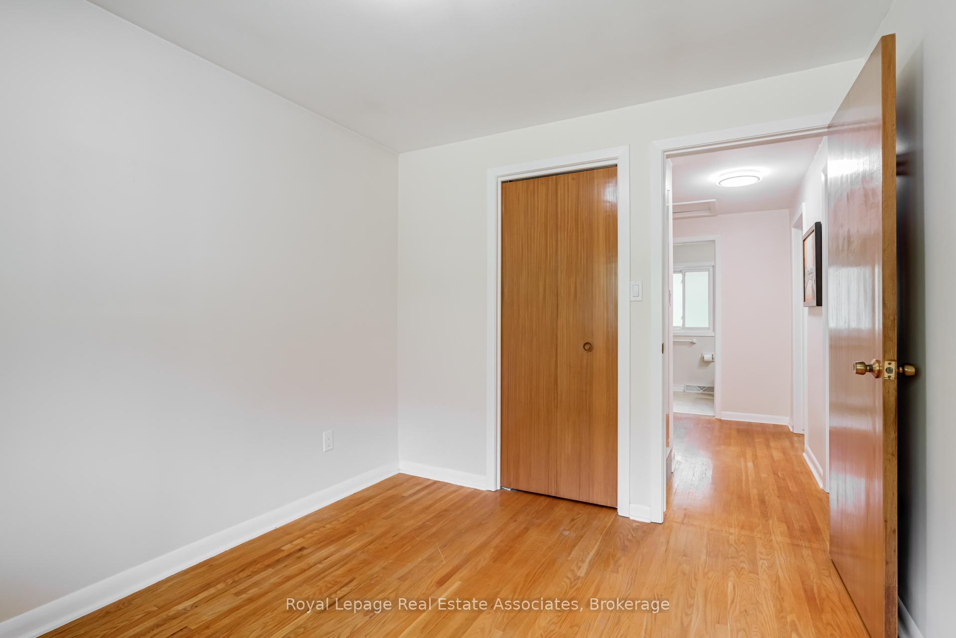 Photo 23 of 36 Trelawne Drive, St. Catharines, Vine/Linwell — HOMEH
