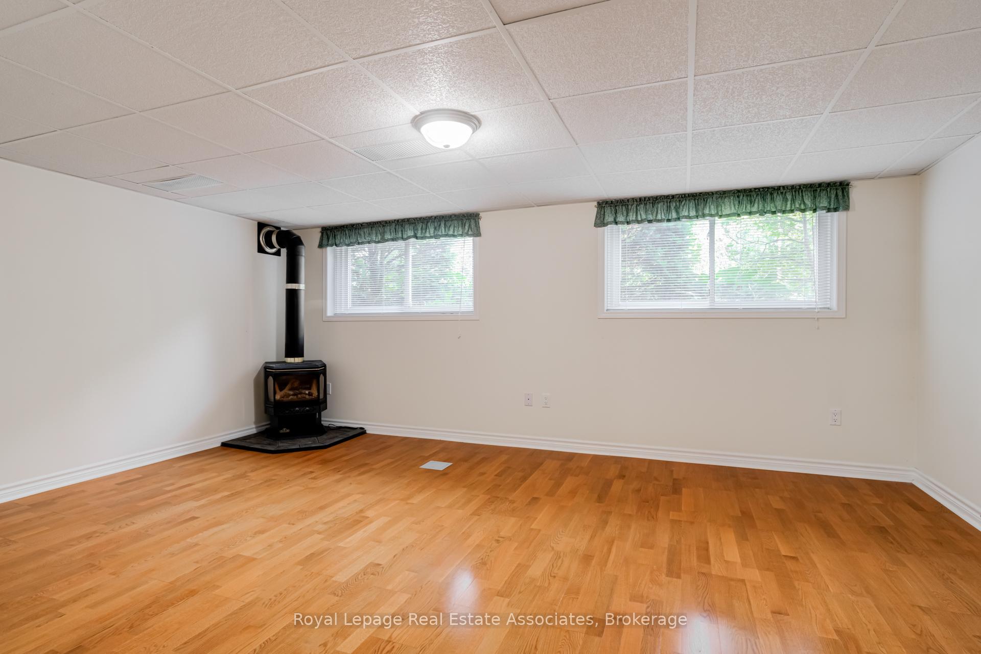 Photo 25 of 36 Trelawne Drive, St. Catharines, Vine/Linwell — HOMEH