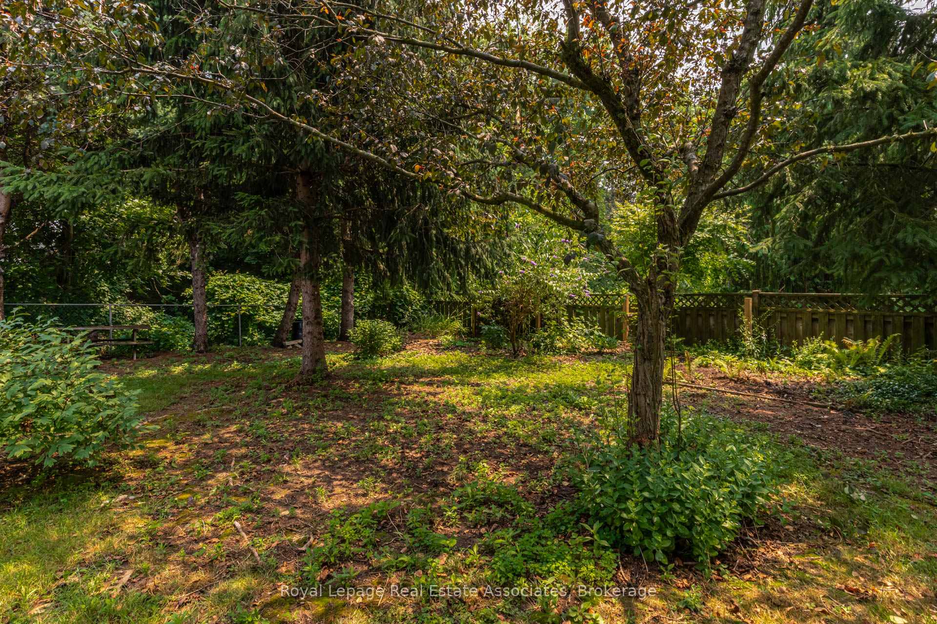 Photo 30 of 36 Trelawne Drive, St. Catharines, Vine/Linwell — HOMEH