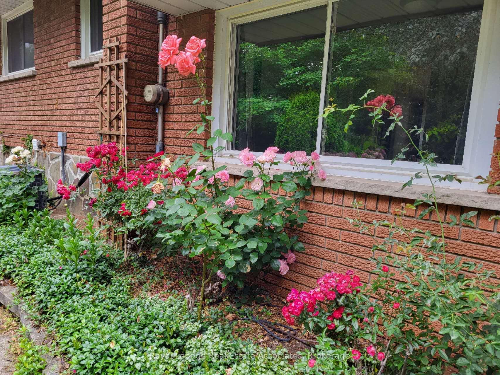 Photo 33 of 36 Trelawne Drive, St. Catharines, Vine/Linwell — HOMEH