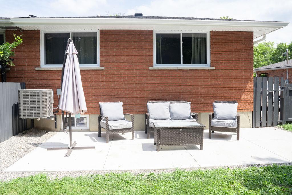 Photo 4 of 72 Ted Street, St. Catharines, Fairview — HOMEH