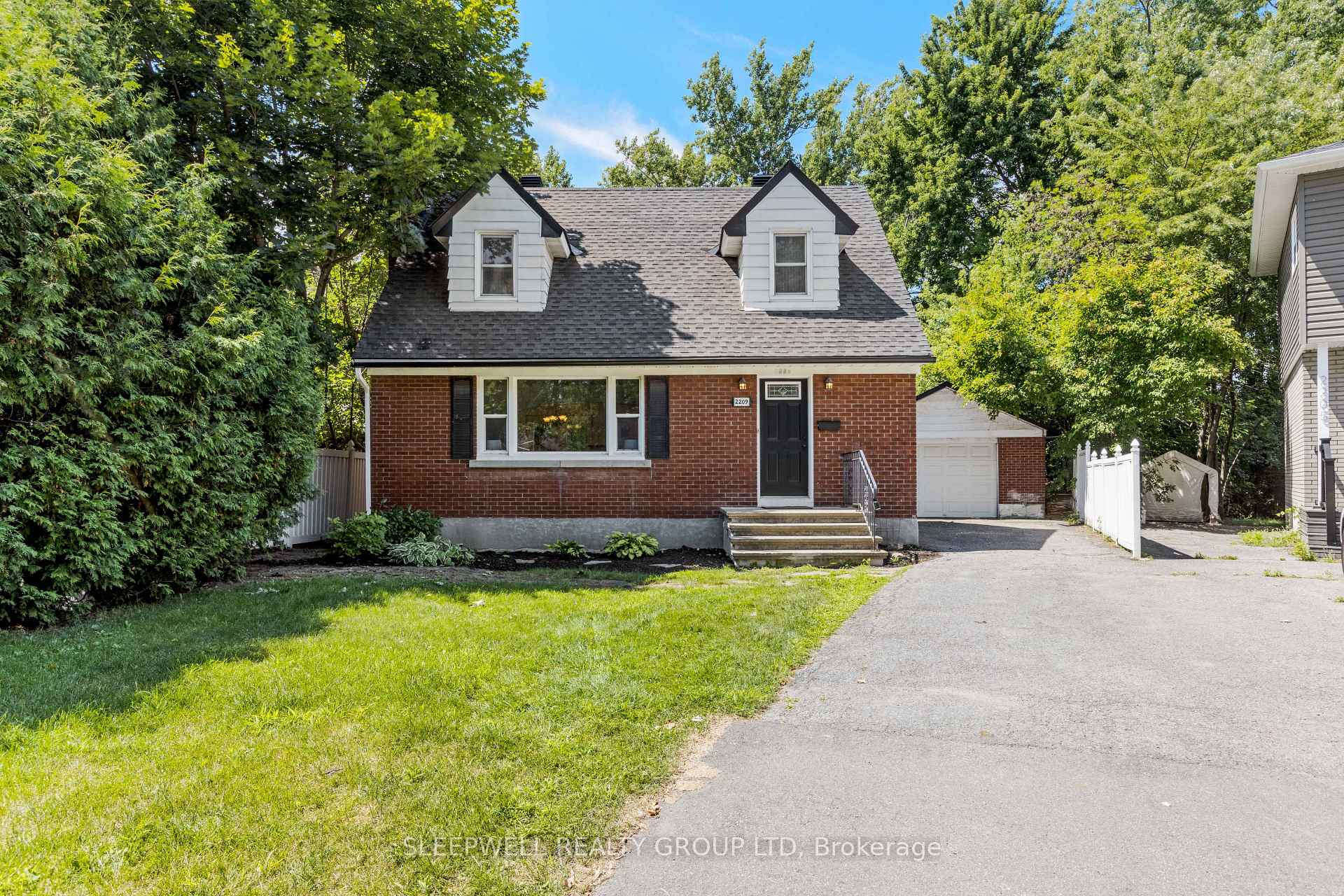 Photo 1 of 2209 Belair Drive, Ottawa, Bel Air Park — HOMEH