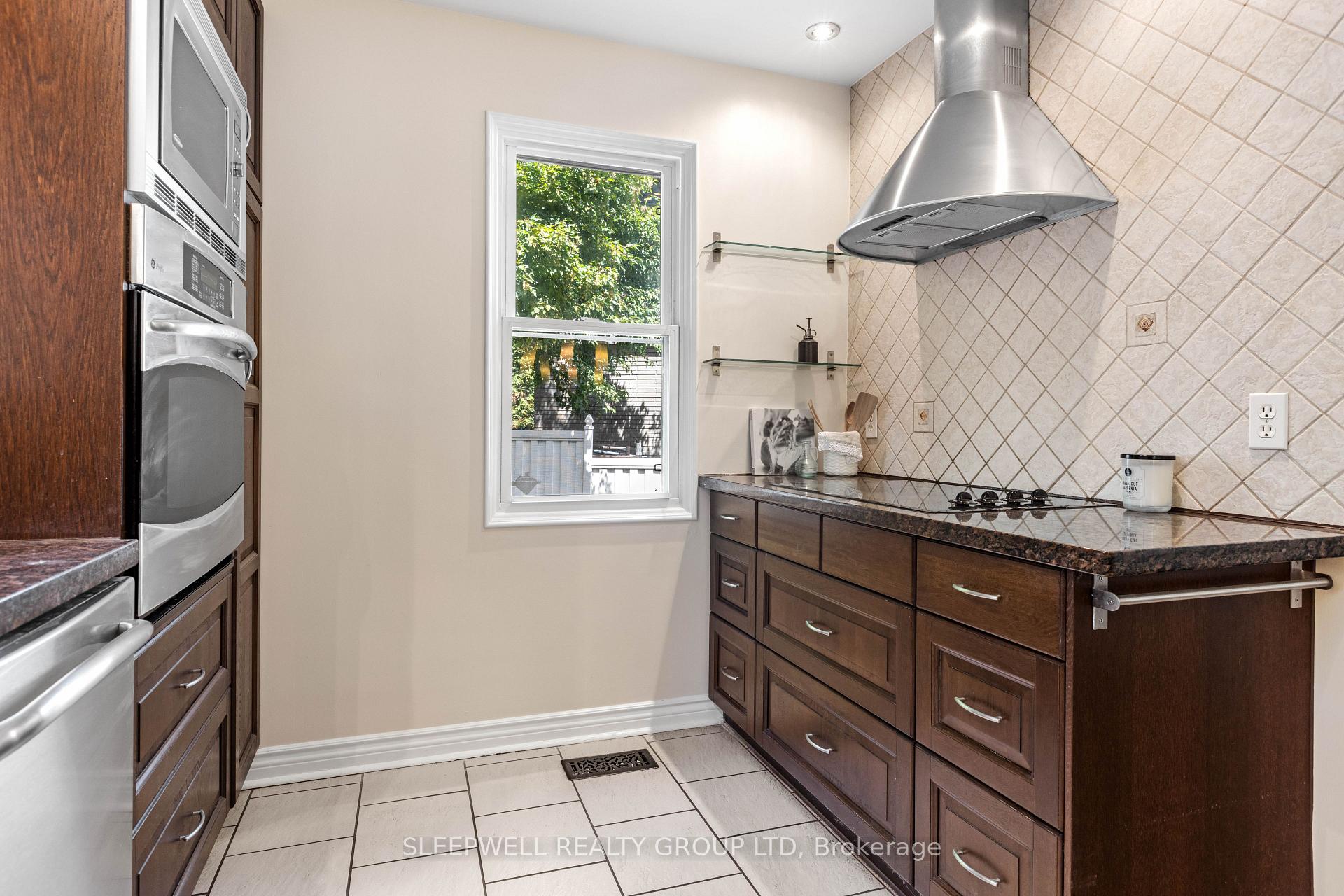 Photo 13 of 2209 Belair Drive, Ottawa, Bel Air Park — HOMEH